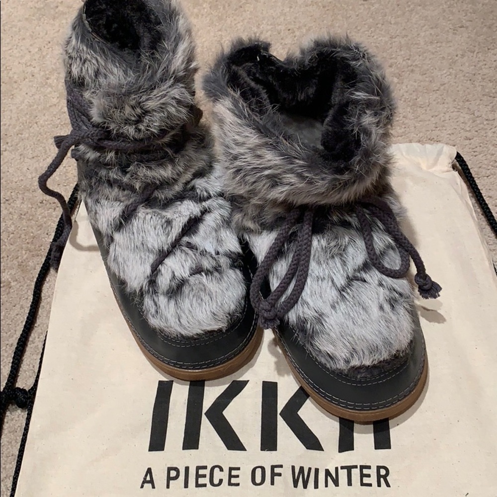 IKKII real rabbit fur and leather moon boots
